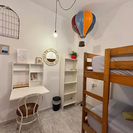 Habitación En Calle Molino Pensión Málaga