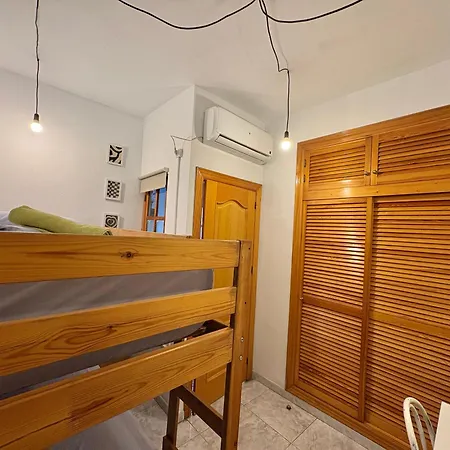 Pensión Habitación En Calle Molino Málaga