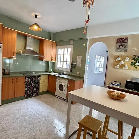 Habitación En Calle Molino * Málaga