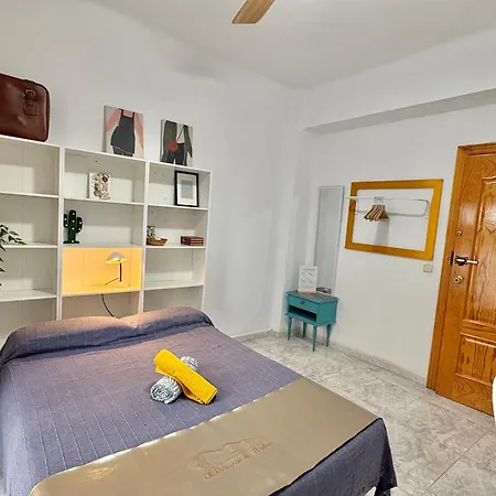 Pensión Habitación En Calle Molino Málaga