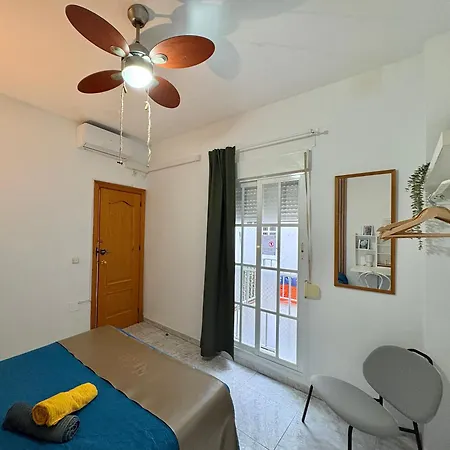 Habitación En Calle Molino * Málaga